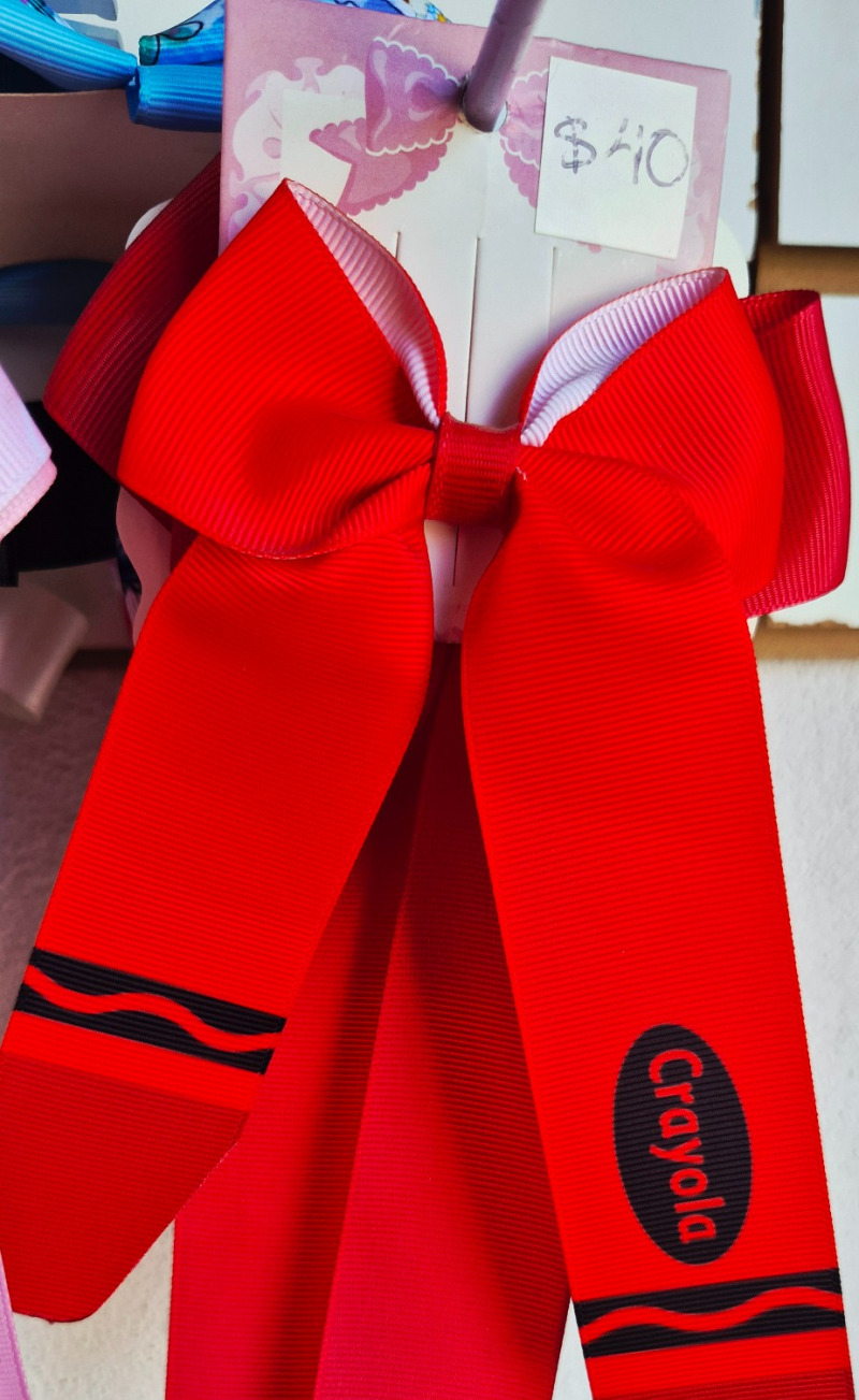 Moño crayola rojo
