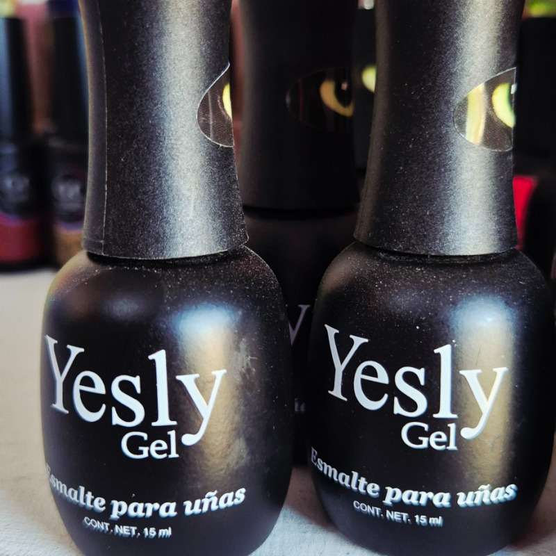 Yesli gel ojo de gato