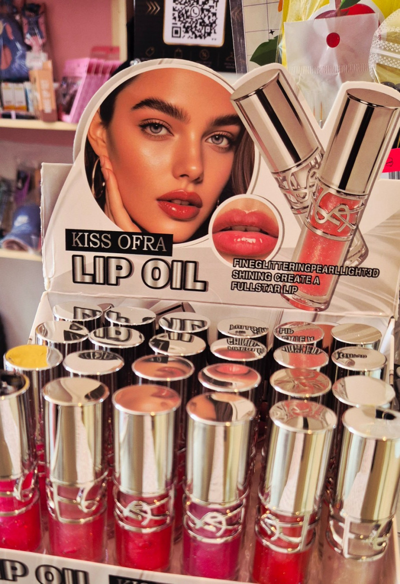Lip oíl gloss vs