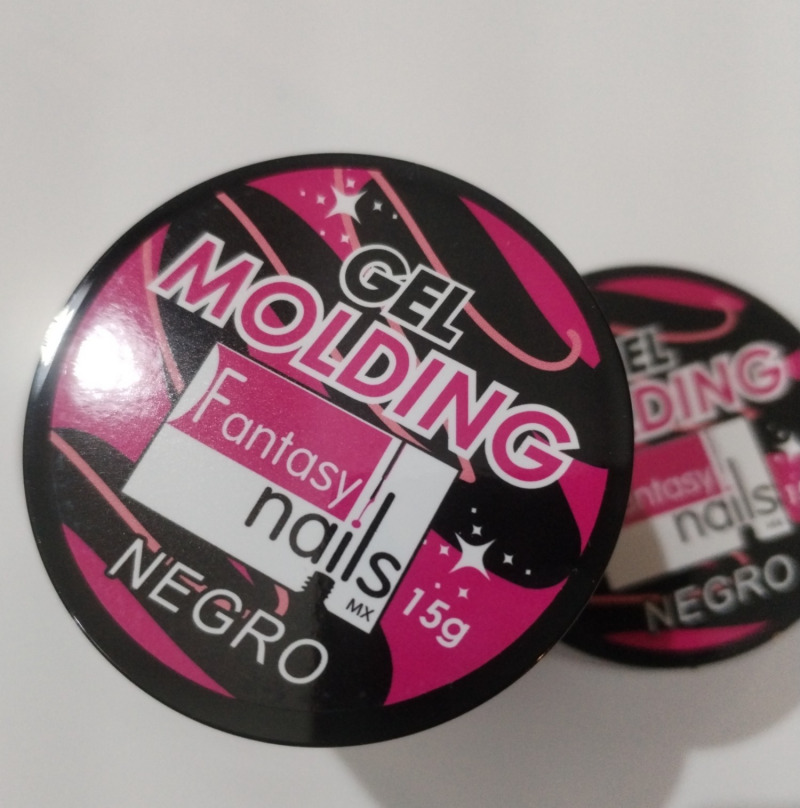 Molding negro