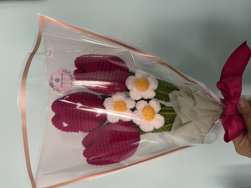 Ramo tres tulipanes y margaritas
