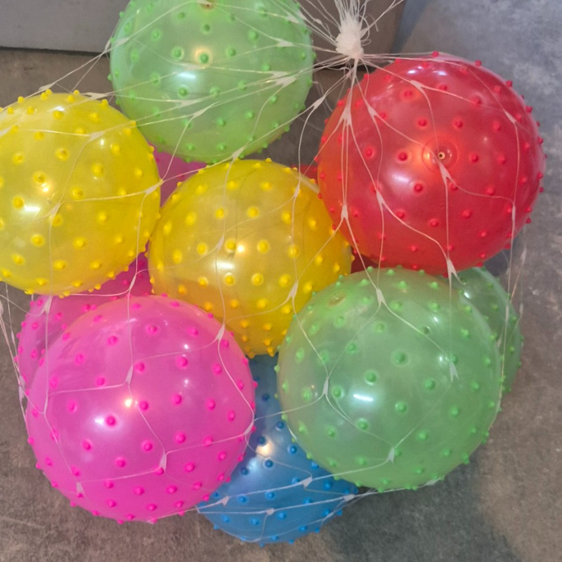 Pelota plástico escuela