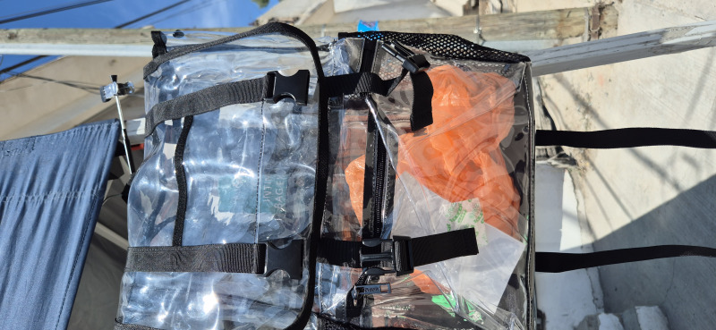 Mochila transparente negra