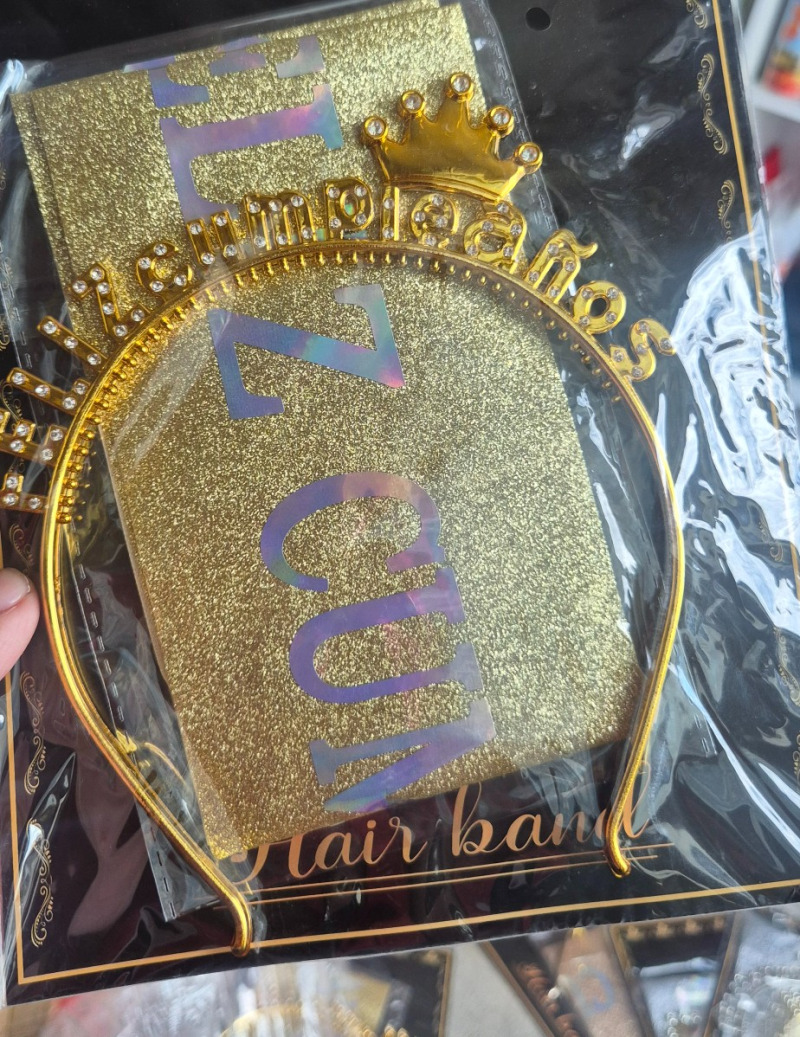 Corona y bendita cumpleaños
